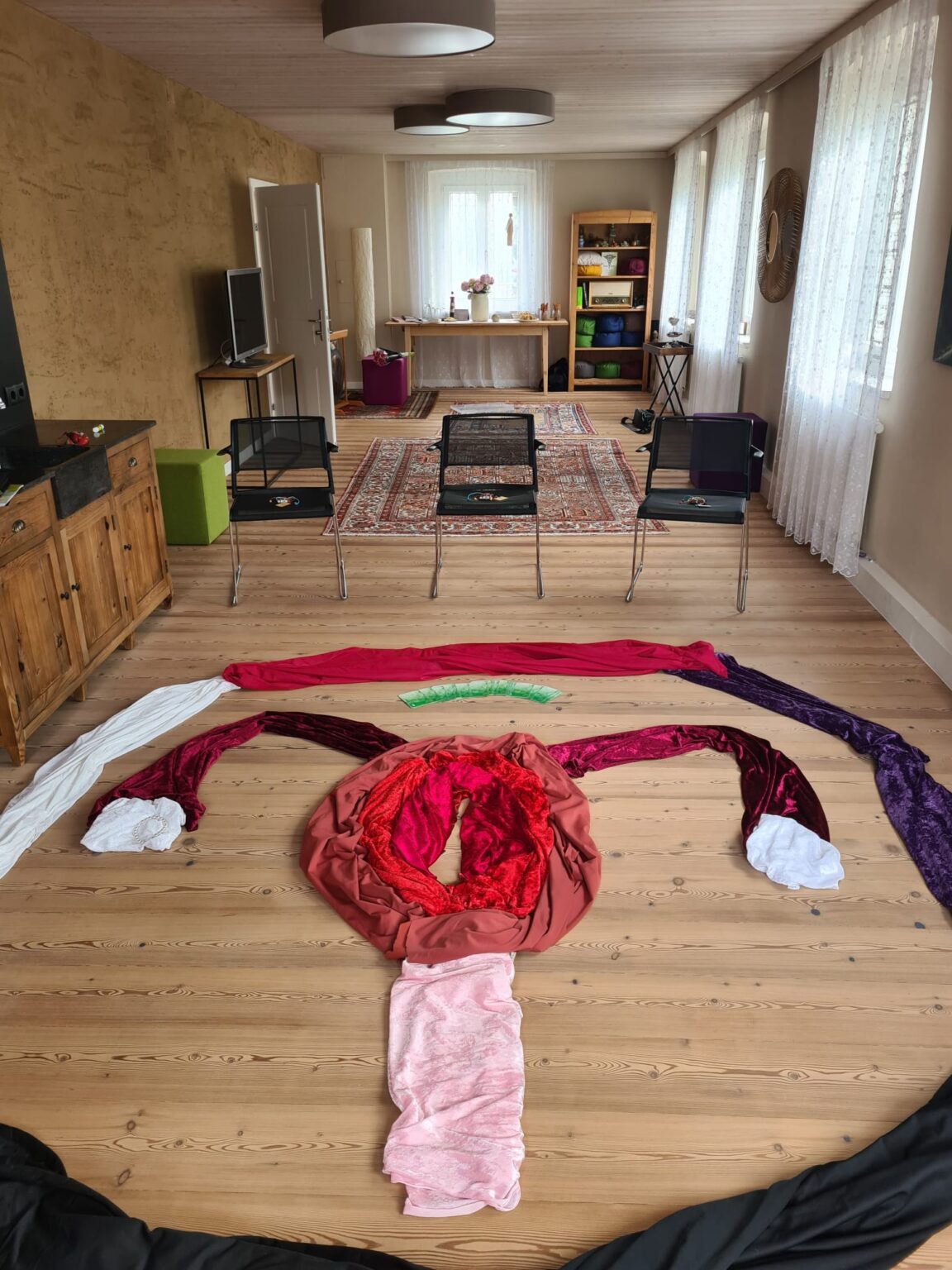 Workshop-Bereich, Zyklusphasen, Zyklusshow, Stühle
